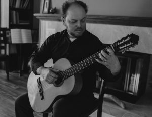 classical guitarist Thomas Neibrzydowski 